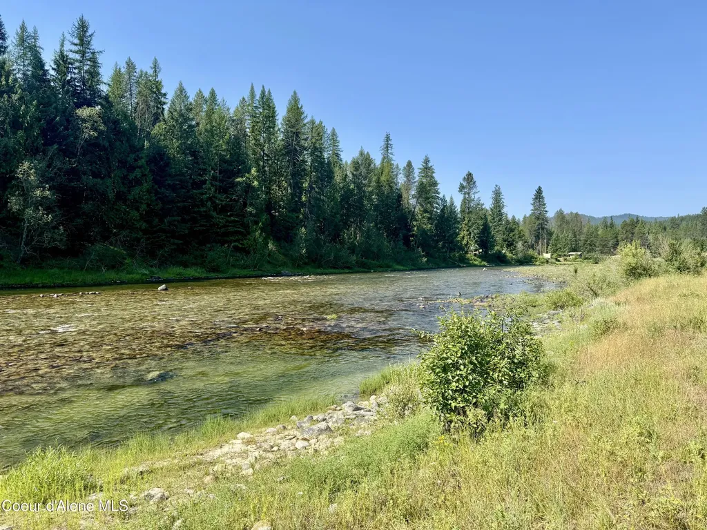 Nna Gunsmoke Lane Priest River ID 83856