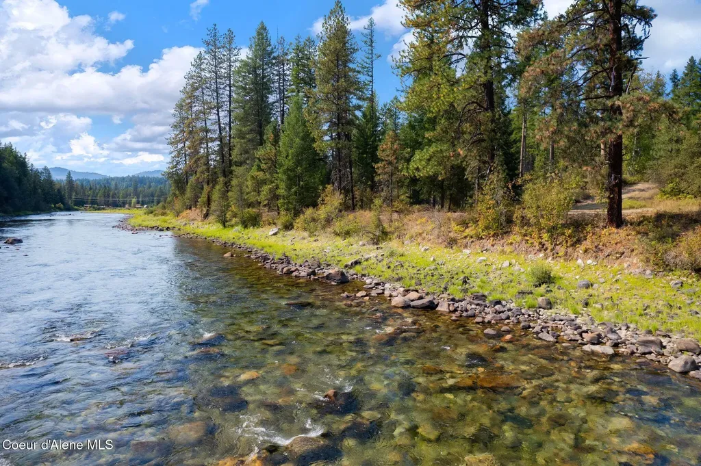 Nna Gunsmoke Lane Priest River ID 83856