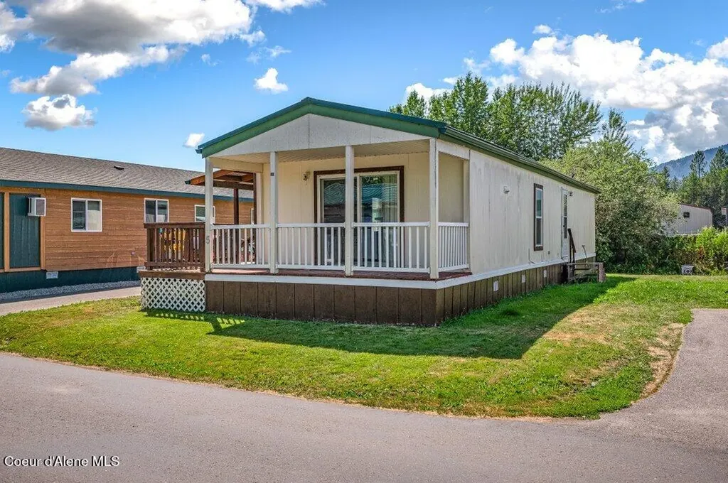 1100 Kootenai Cutoff Road Ponderay ID 83852