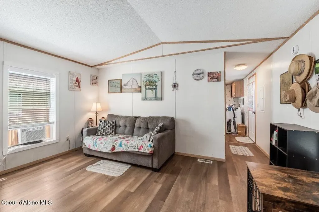 1100 Kootenai Cutoff Road Ponderay ID 83852