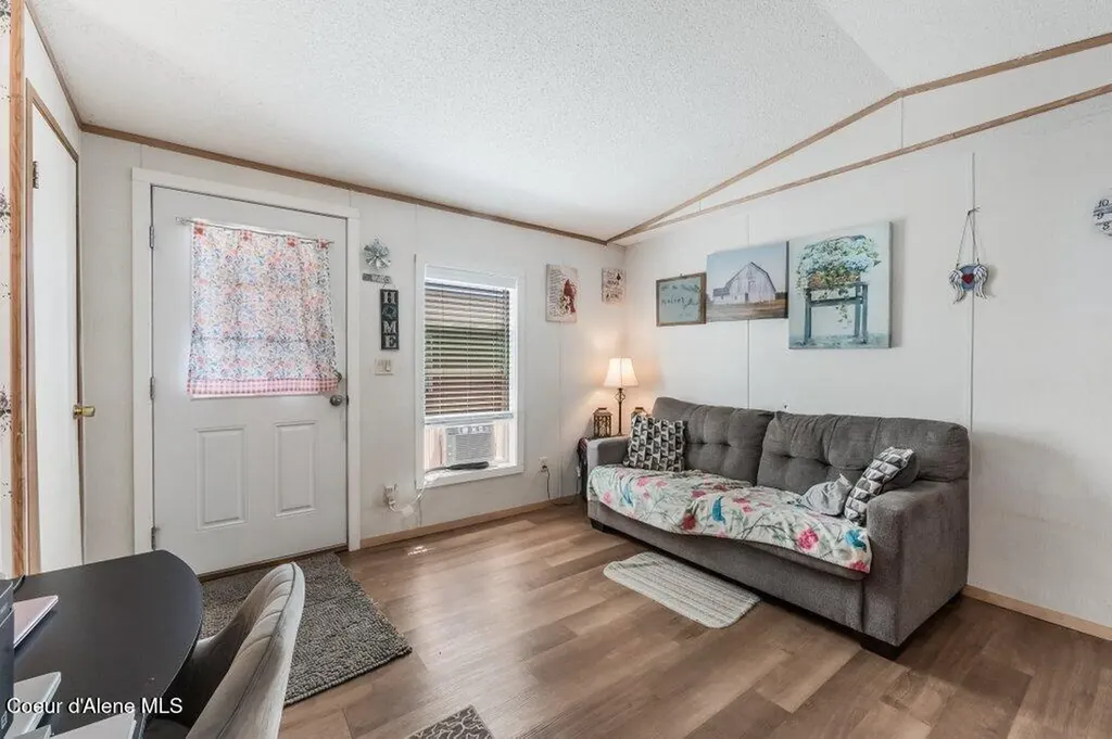 1100 Kootenai Cutoff Road Ponderay ID 83852