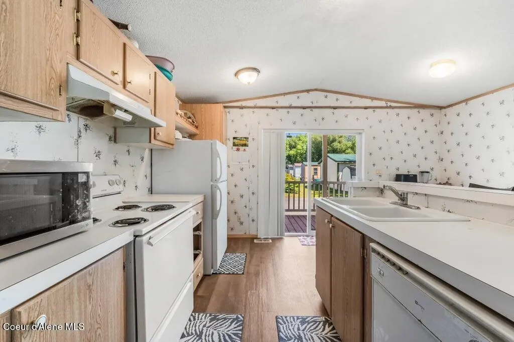 1100 Kootenai Cutoff Road Ponderay ID 83852