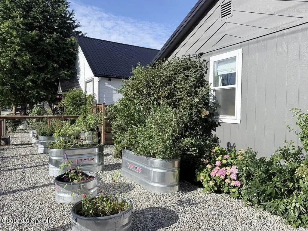101 & 103 N Boyer Avenue Sandpoint ID 83864