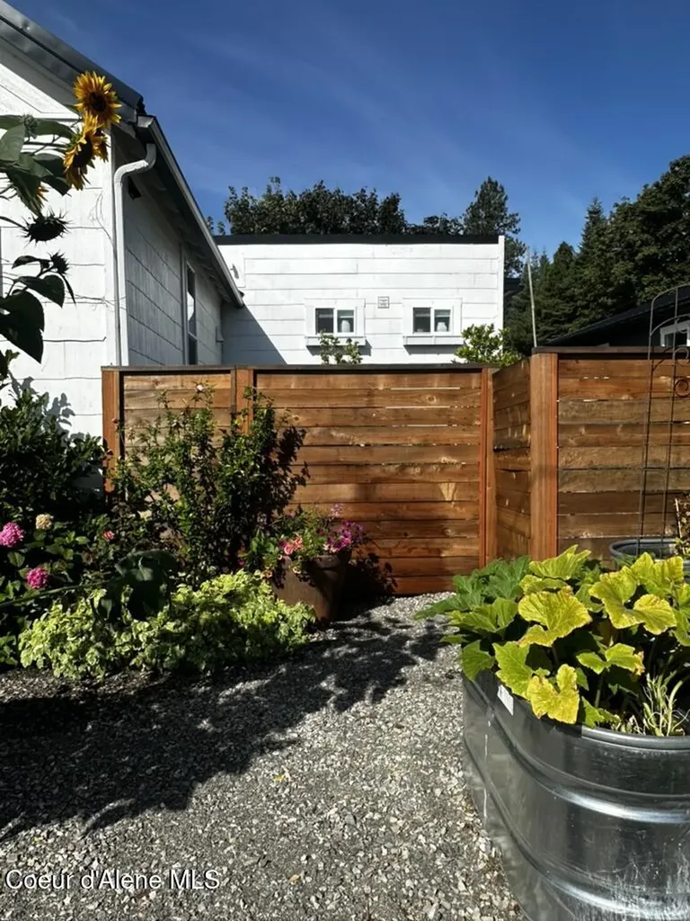 101 & 103 N Boyer Avenue Sandpoint ID 83864