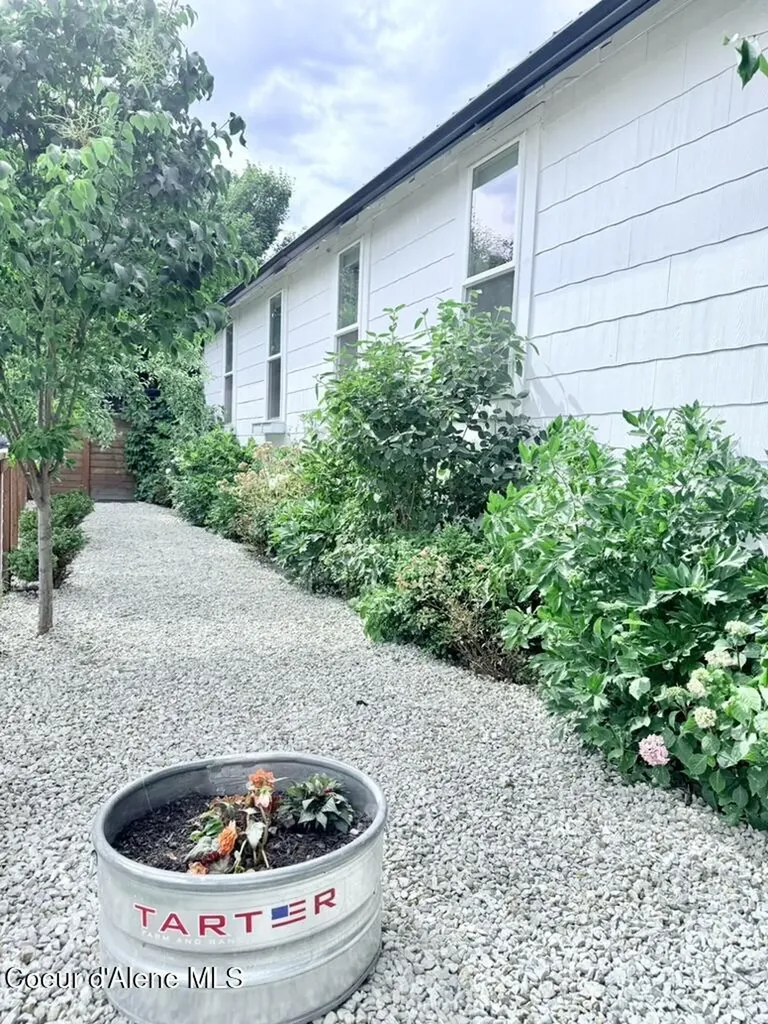 101 & 103 N Boyer Avenue Sandpoint ID 83864