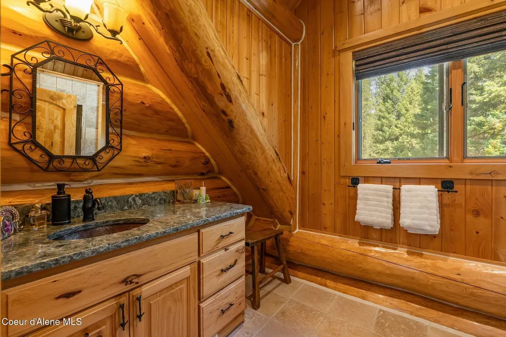 532 Meadowview Drive Sagle ID 83860