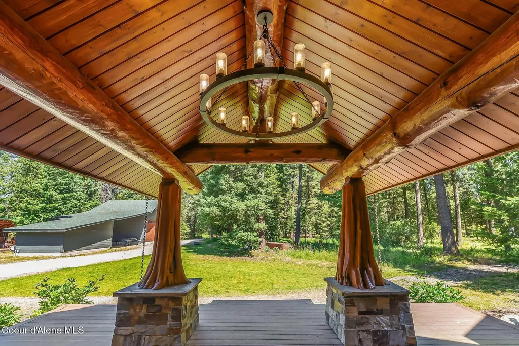532 Meadowview Drive Sagle ID 83860
