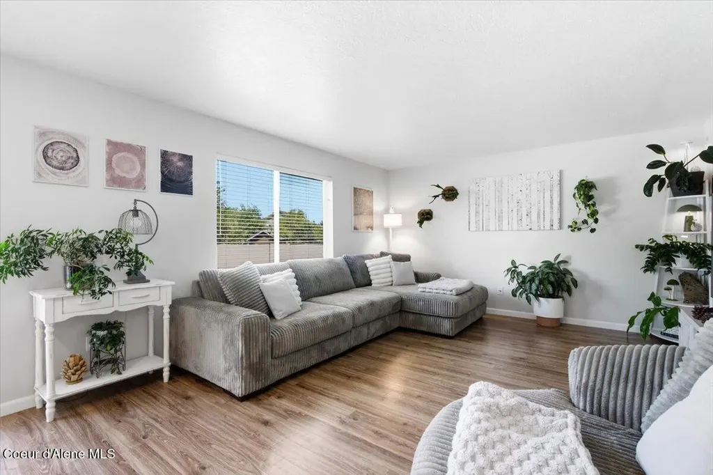 1879 E Warbler Lane Post Falls ID 83854