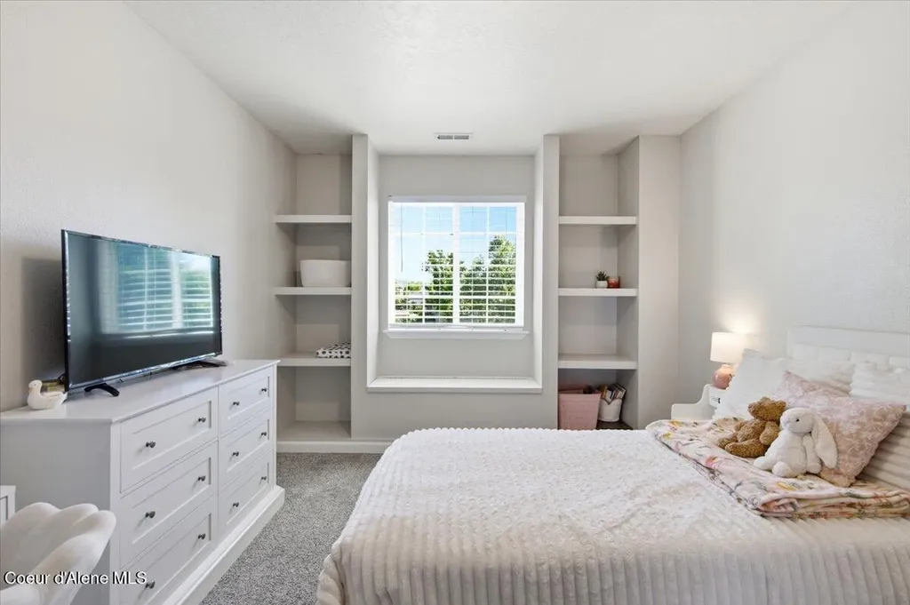 1879 E Warbler Lane Post Falls ID 83854