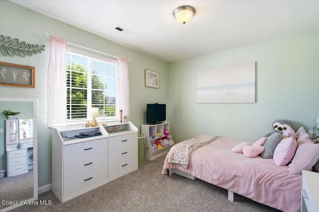 1879 E Warbler Lane Post Falls ID 83854