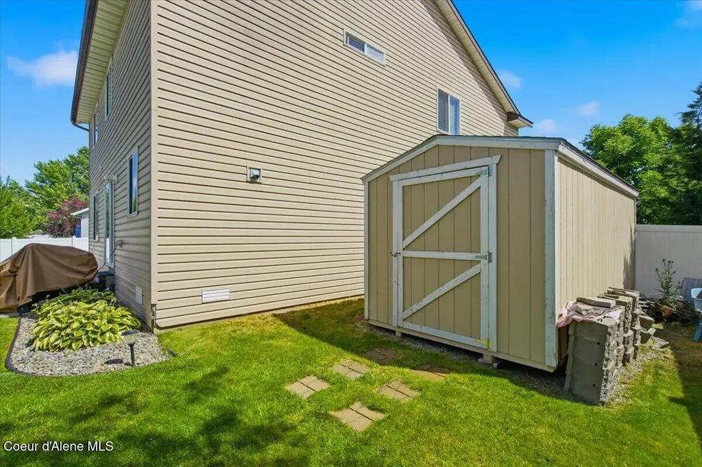 1879 E Warbler Lane Post Falls ID 83854