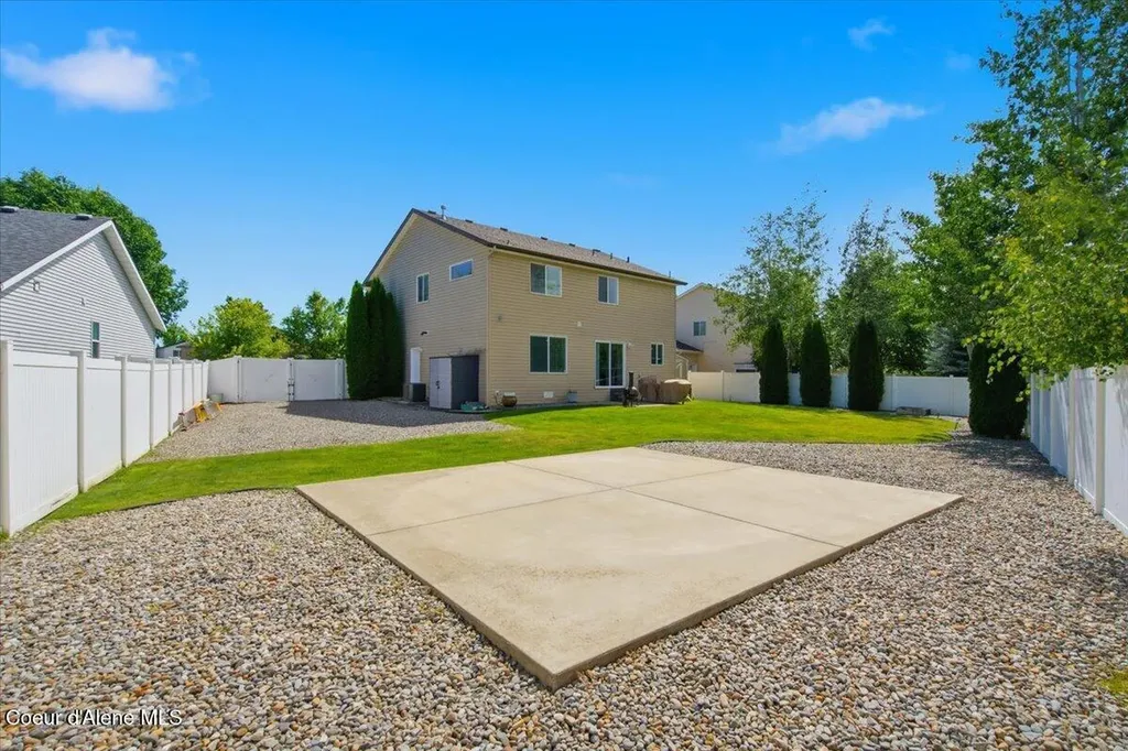 1879 E Warbler Lane Post Falls ID 83854