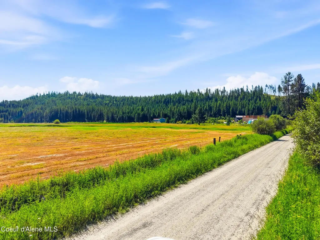 259 S Beaver Lake Road Athol ID 83801
