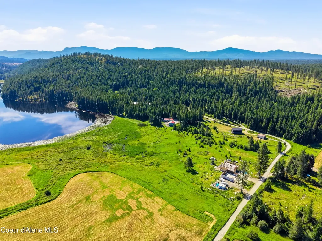 259 S Beaver Lake Road Athol ID 83801