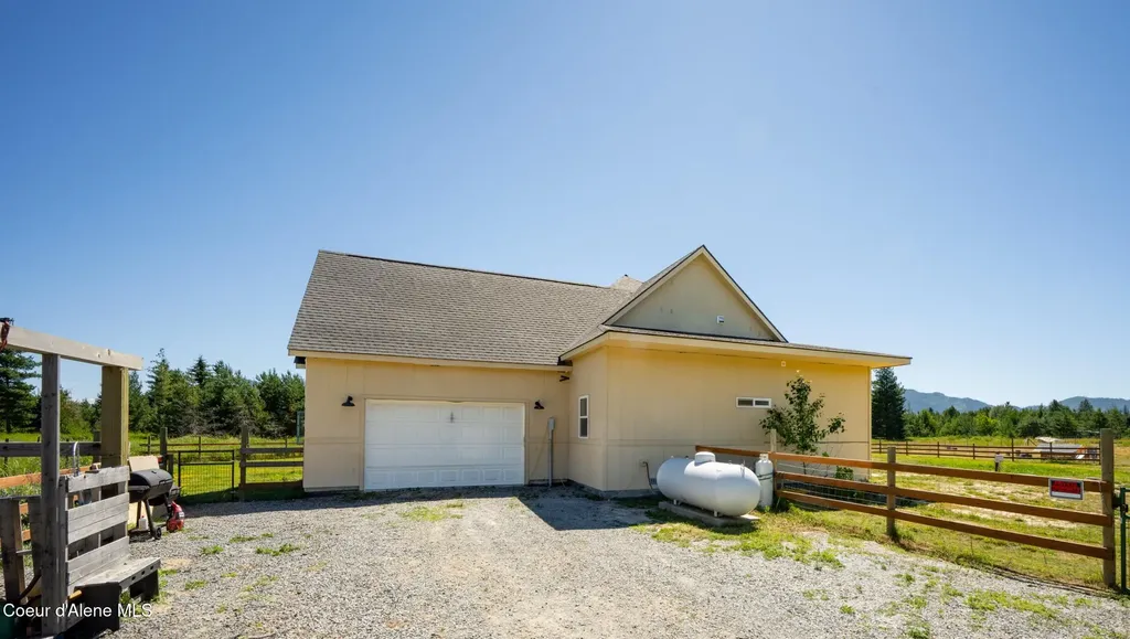637 Cascade Lane Naples ID 83847