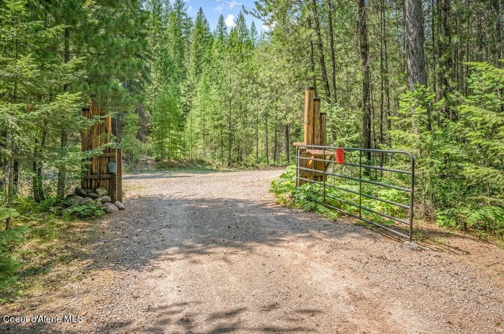 627 Gray Wolf Road Moyie Springs ID 83845