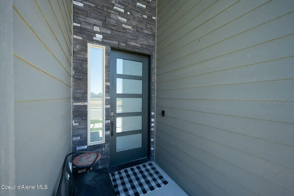 1490 W Moselle Drive Coeur D'alene ID 83814