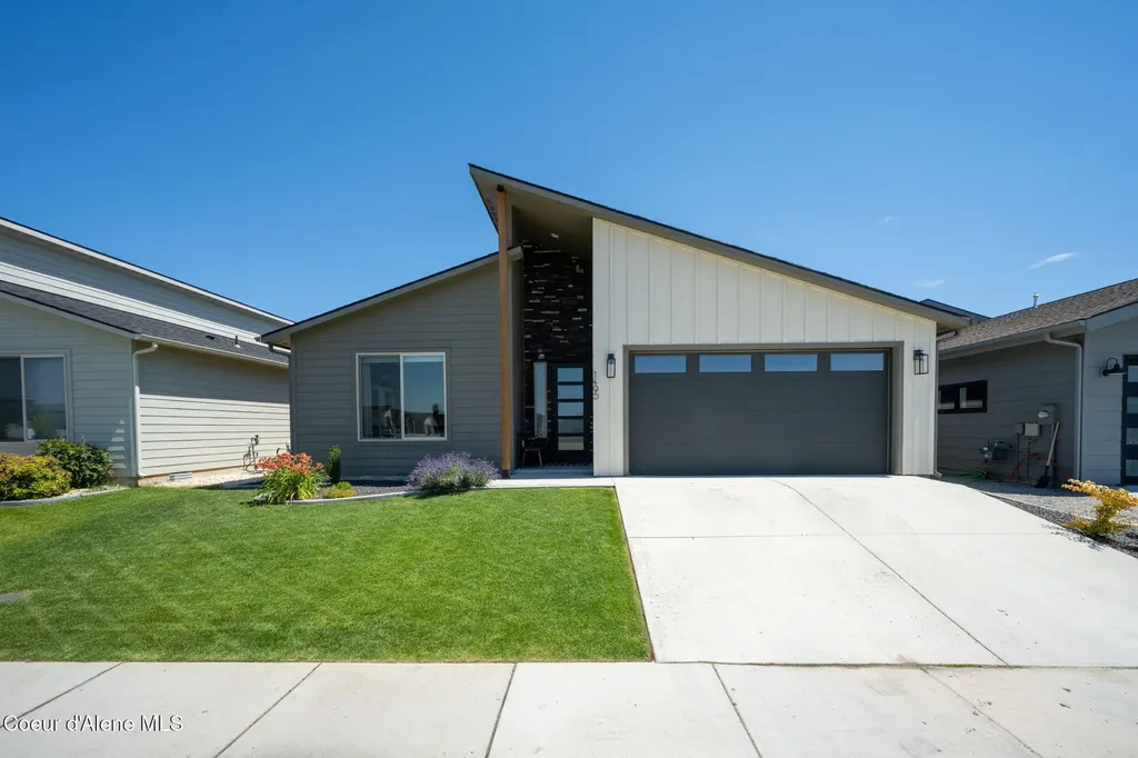 1490 W Moselle Drive Coeur D'alene ID 83814