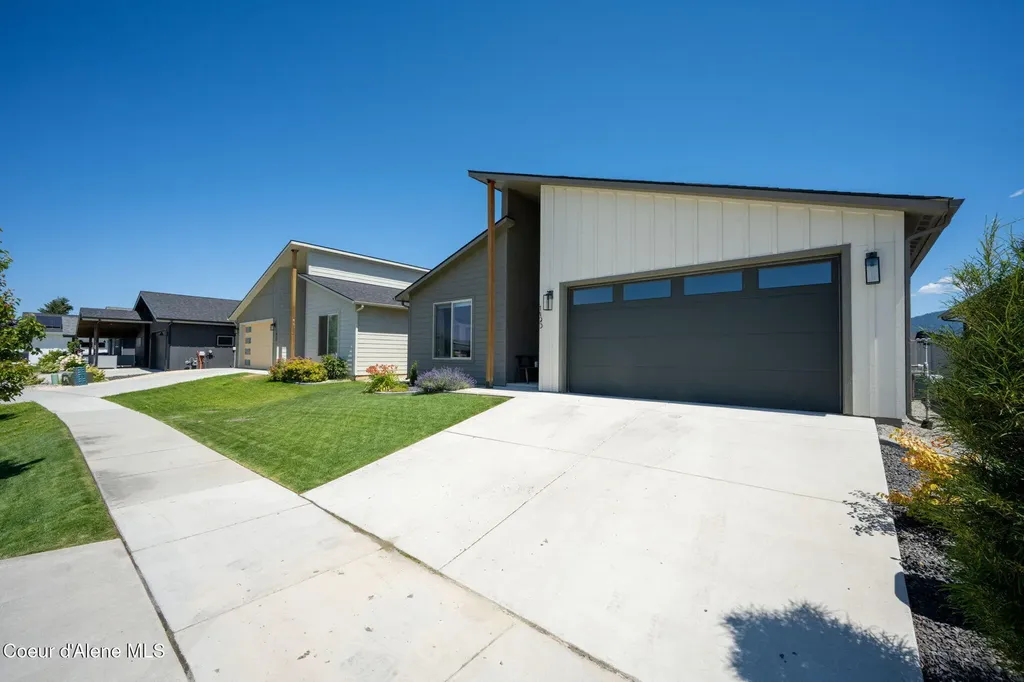 1490 W Moselle Drive Coeur D'alene ID 83814