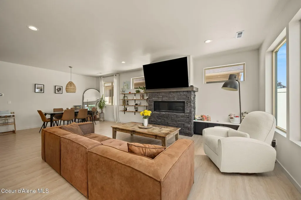 1490 W Moselle Drive Coeur D'alene ID 83814