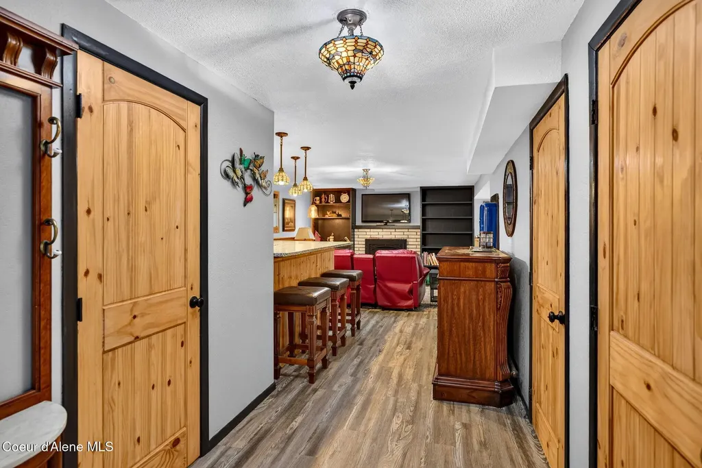 12328 N Kensington Avenue Hayden ID 83835
