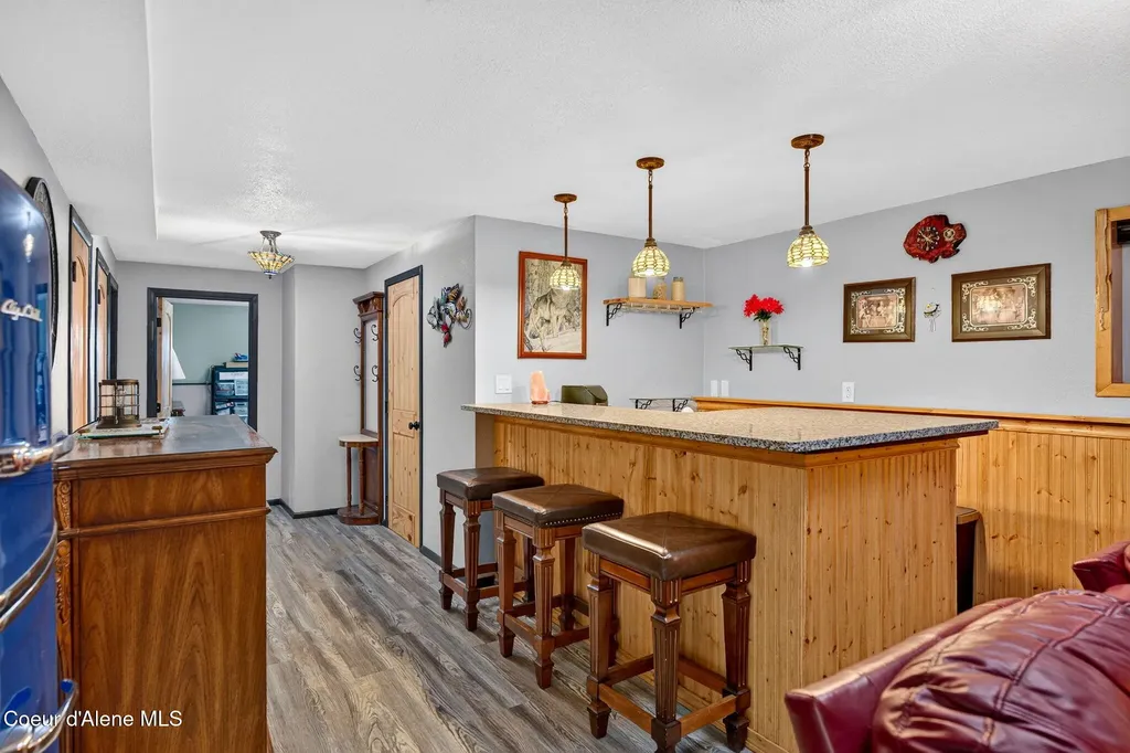 12328 N Kensington Avenue Hayden ID 83835