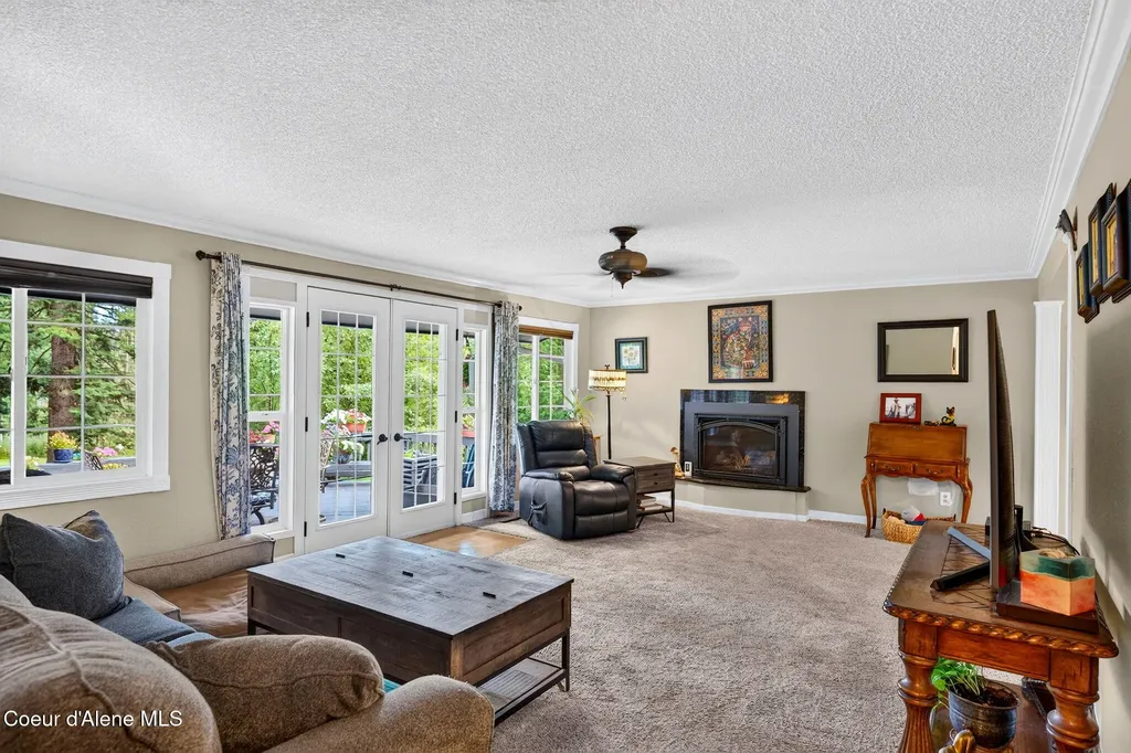 12328 N Kensington Avenue Hayden ID 83835