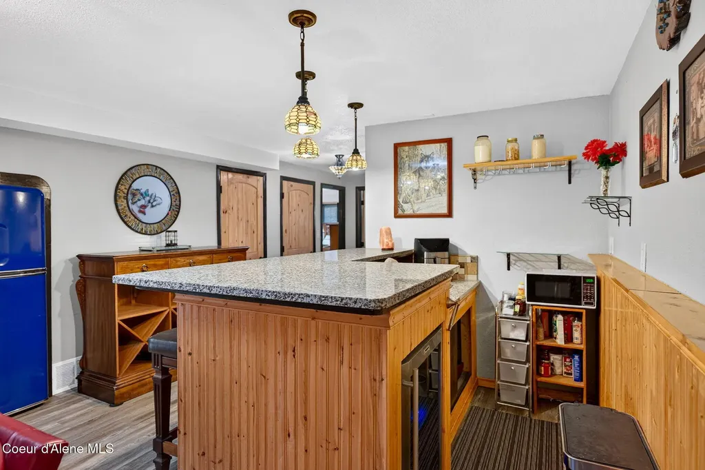 12328 N Kensington Avenue Hayden ID 83835