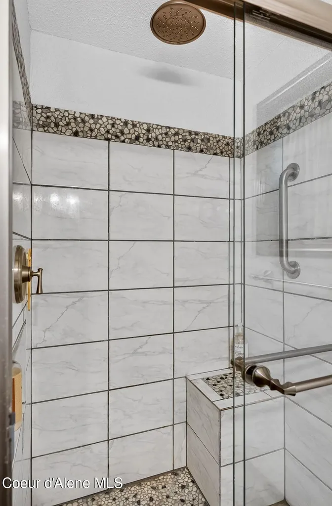 12328 N Kensington Avenue Hayden ID 83835