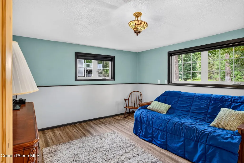 12328 N Kensington Avenue Hayden ID 83835