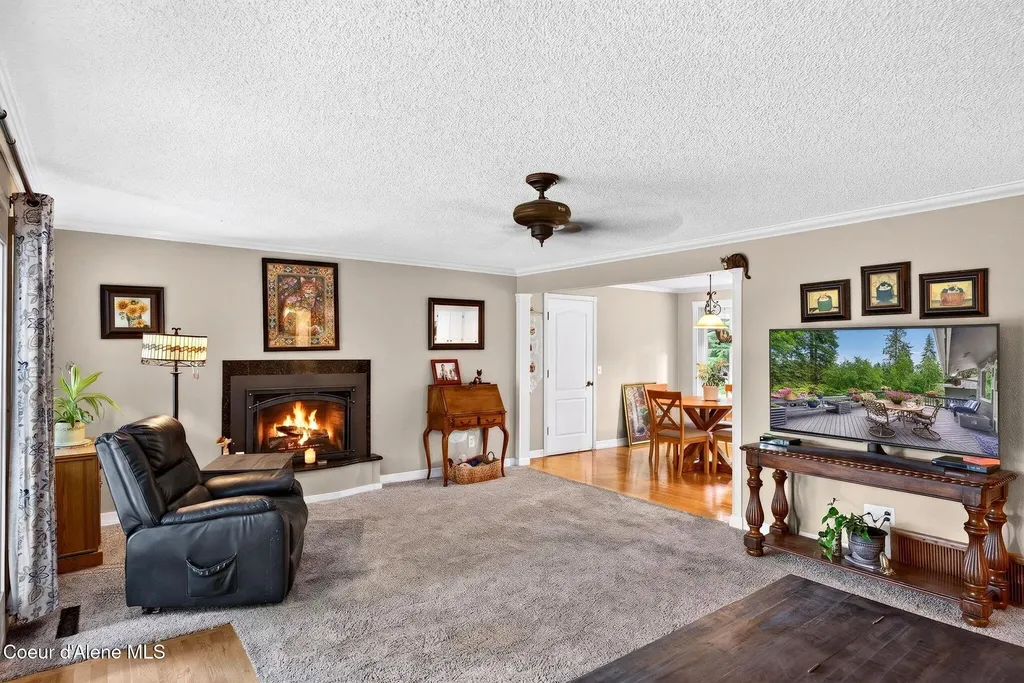 12328 N Kensington Avenue Hayden ID 83835