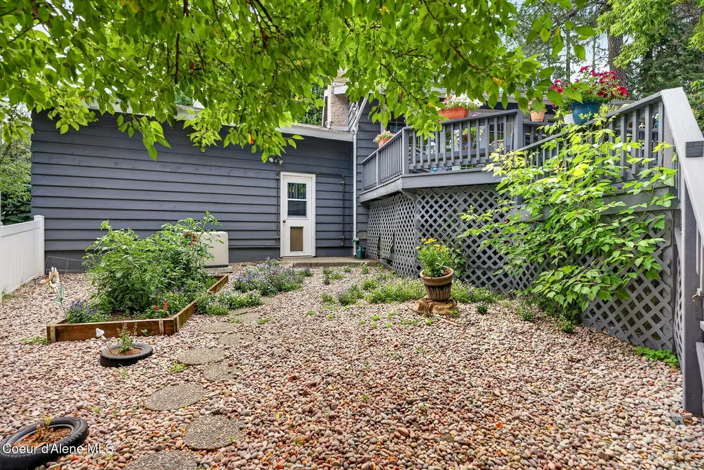 12328 N Kensington Avenue Hayden ID 83835