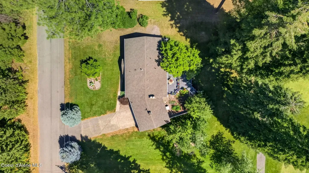 12328 N Kensington Avenue Hayden ID 83835