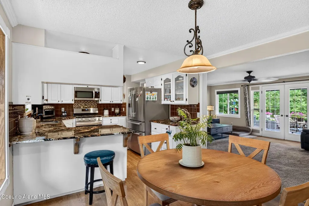 12328 N Kensington Avenue Hayden ID 83835