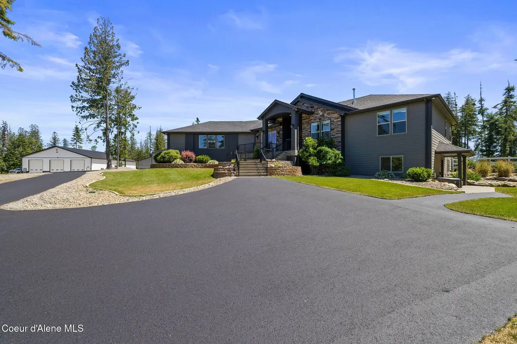 15746 N Pinewood Way Hayden ID 83835