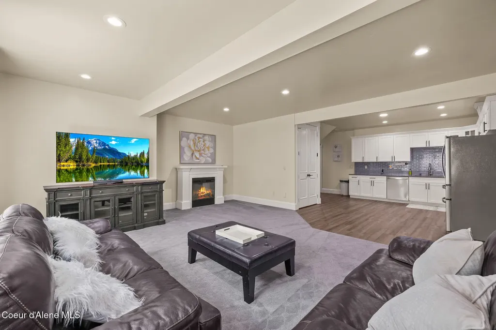 15746 N Pinewood Way Hayden ID 83835