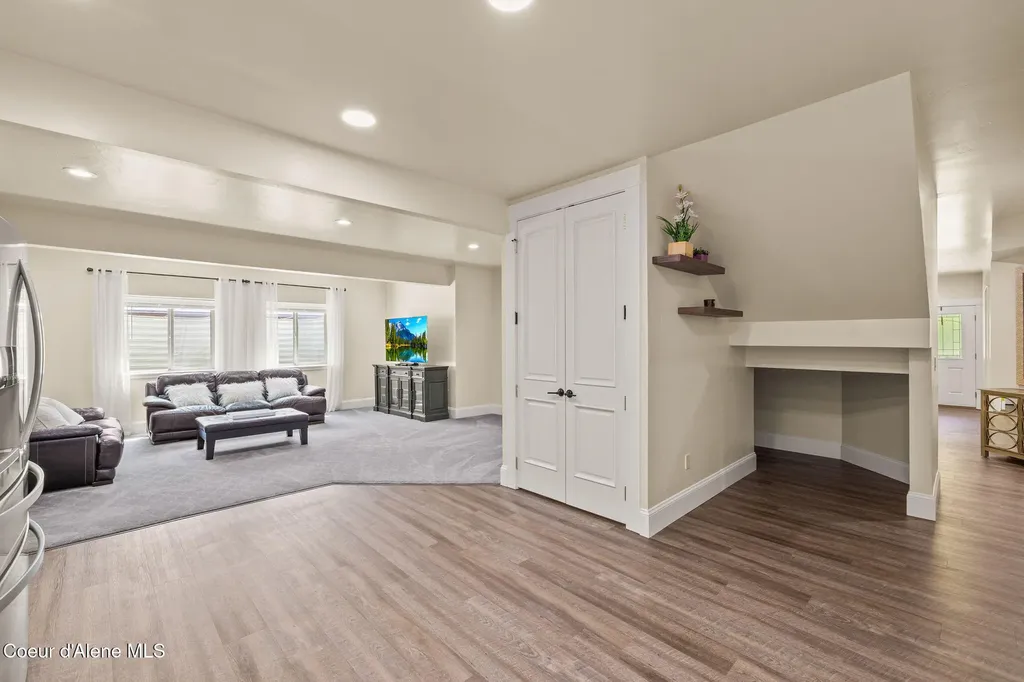 15746 N Pinewood Way Hayden ID 83835