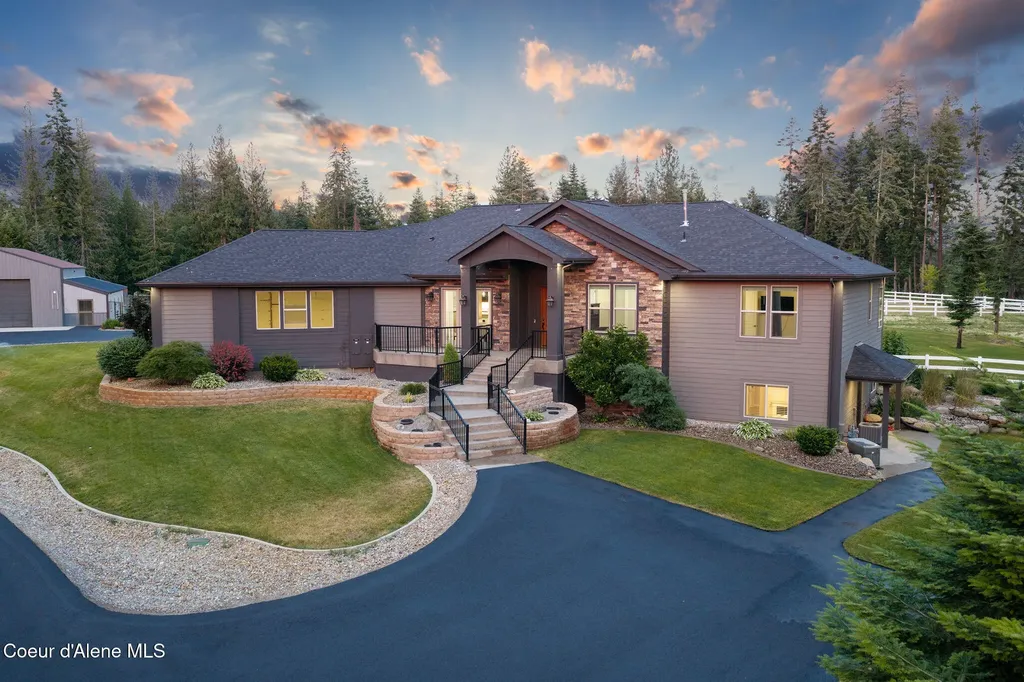 15746 N Pinewood Way Hayden ID 83835
