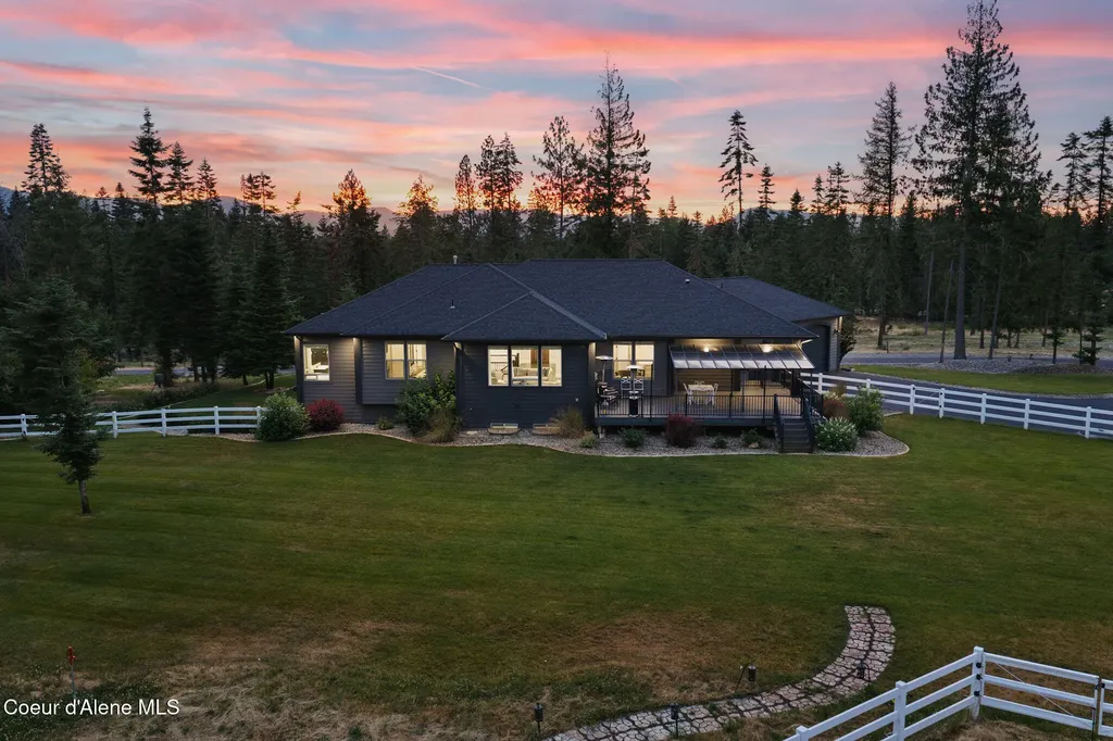 15746 N Pinewood Way Hayden ID 83835