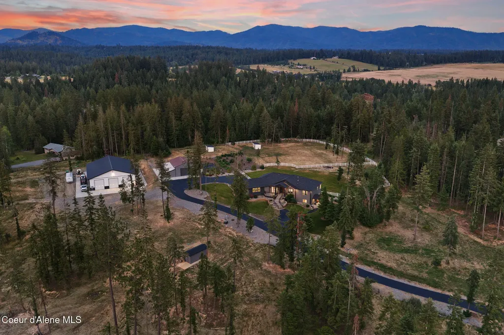 15746 N Pinewood Way Hayden ID 83835