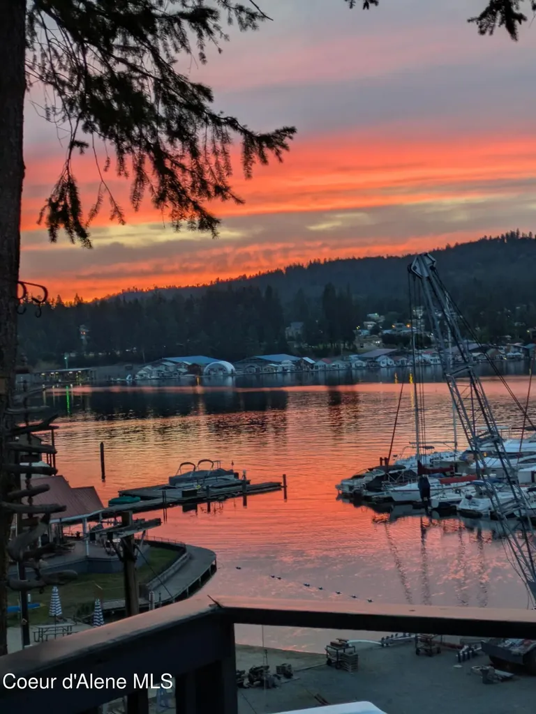 17293 E Helmsman Court Bayview ID 83803
