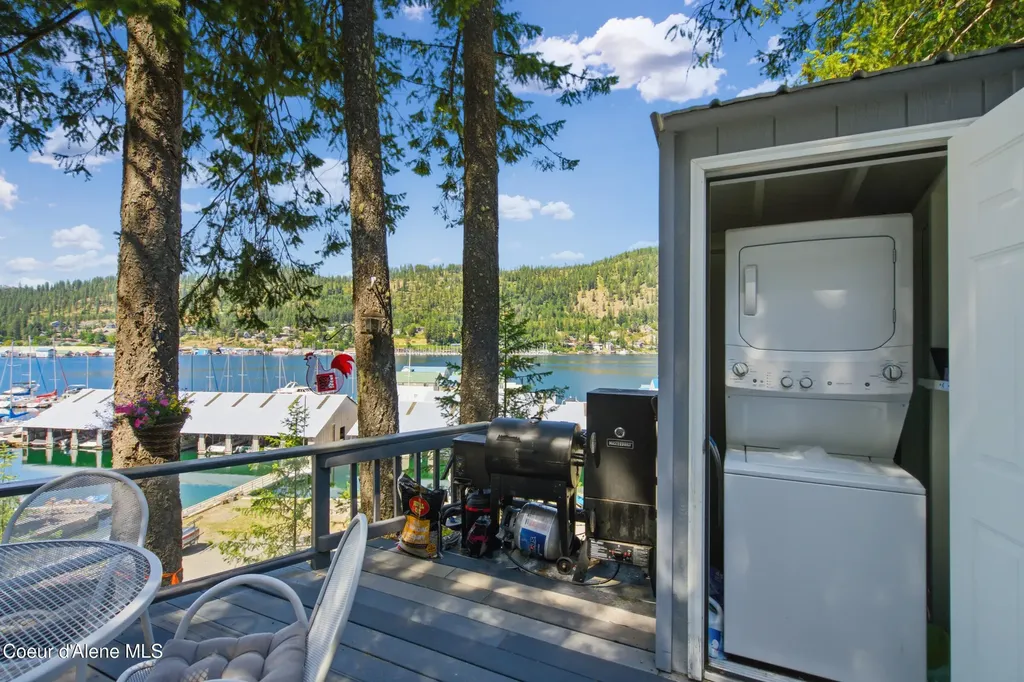 17293 E Helmsman Court Bayview ID 83803