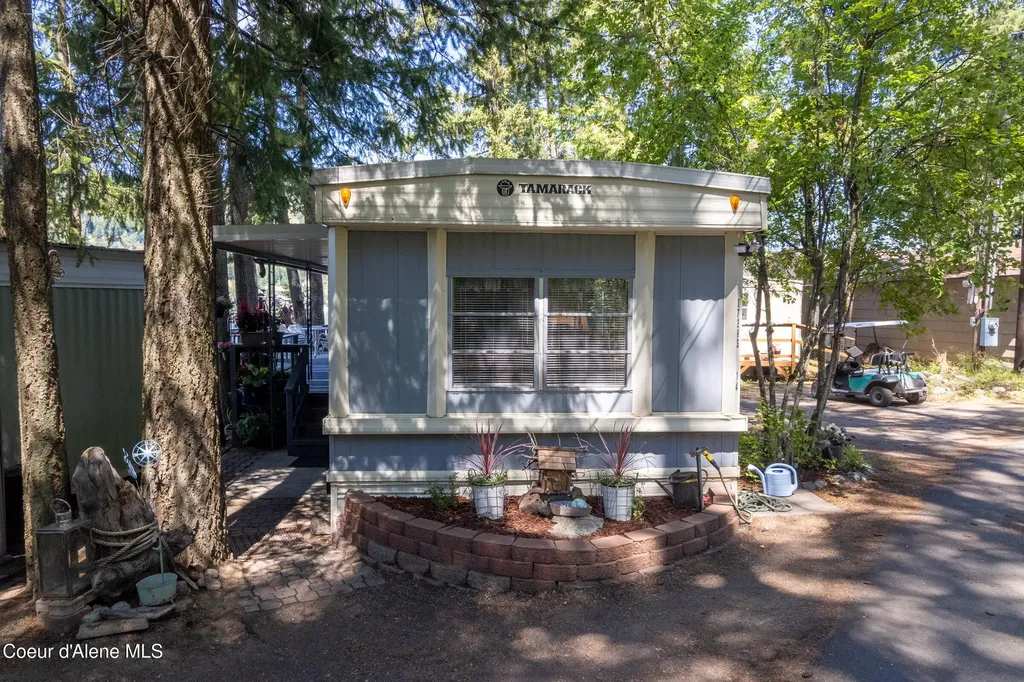 17293 E Helmsman Court Bayview ID 83803