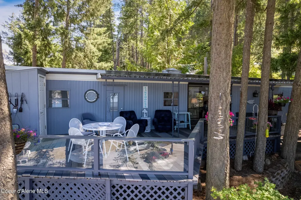 17293 E Helmsman Court Bayview ID 83803
