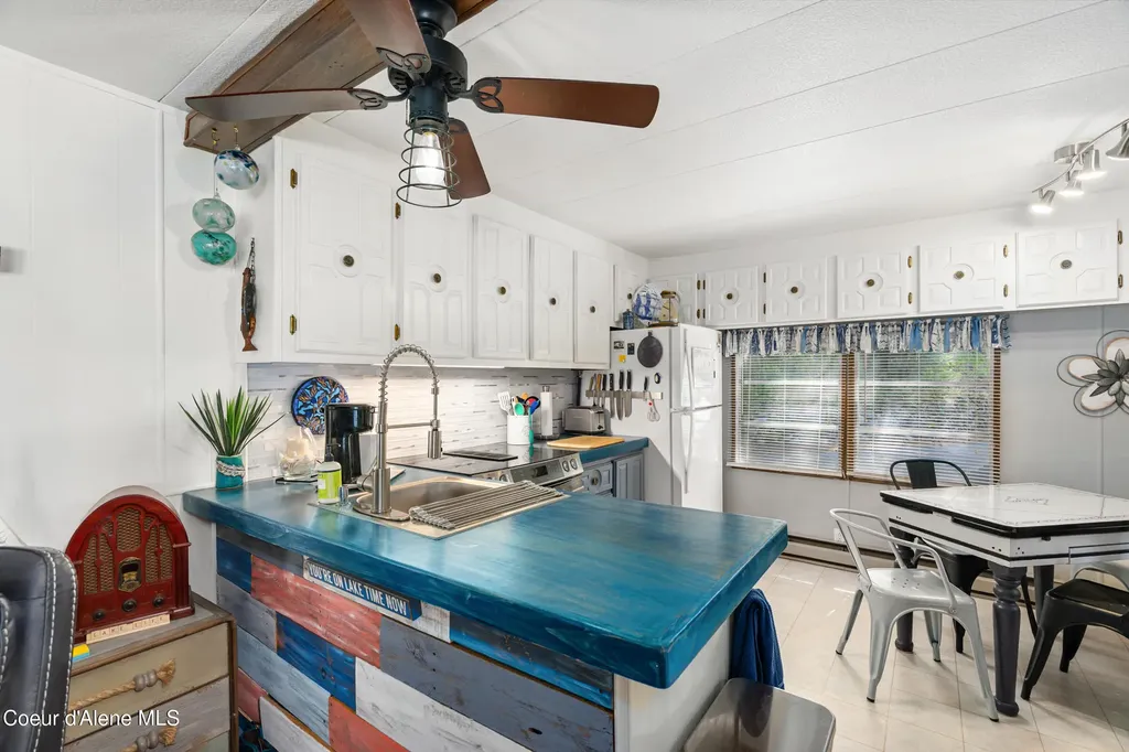 17293 E Helmsman Court Bayview ID 83803