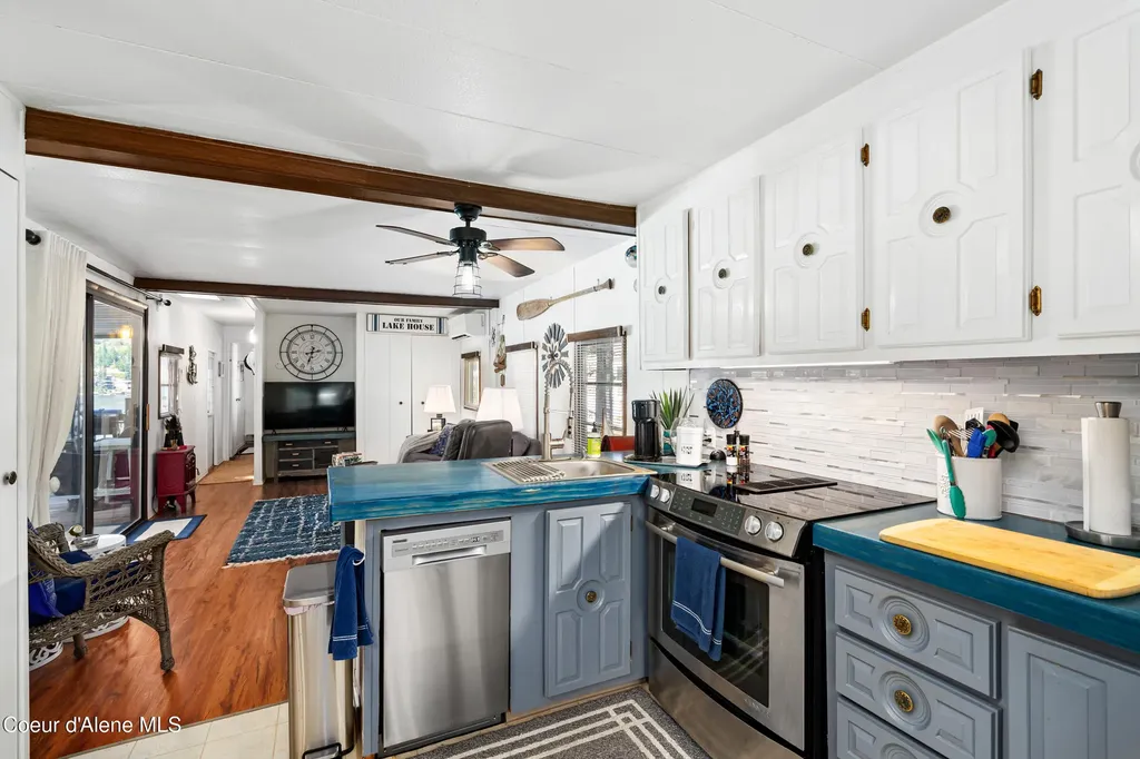 17293 E Helmsman Court Bayview ID 83803