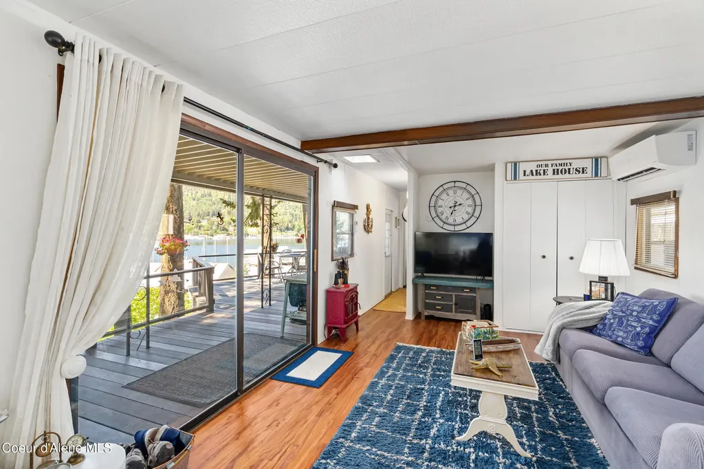 17293 E Helmsman Court Bayview ID 83803