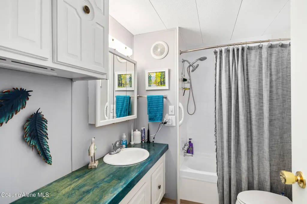 17293 E Helmsman Court Bayview ID 83803