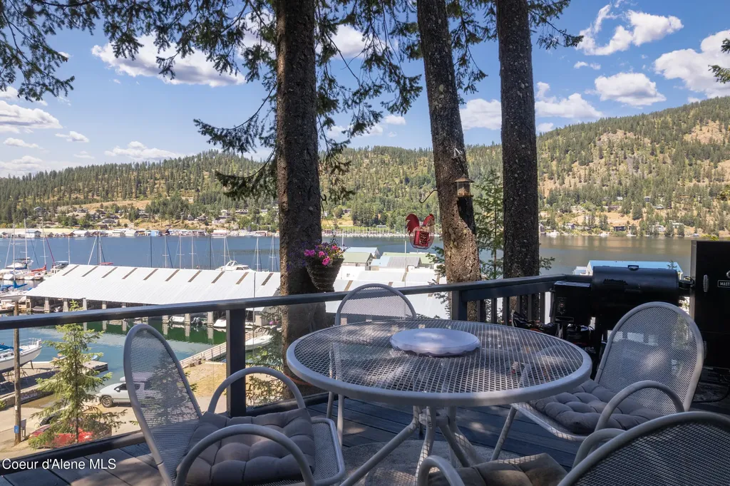 17293 E Helmsman Court Bayview ID 83803
