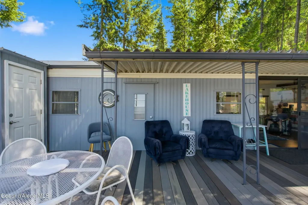 17293 E Helmsman Court Bayview ID 83803